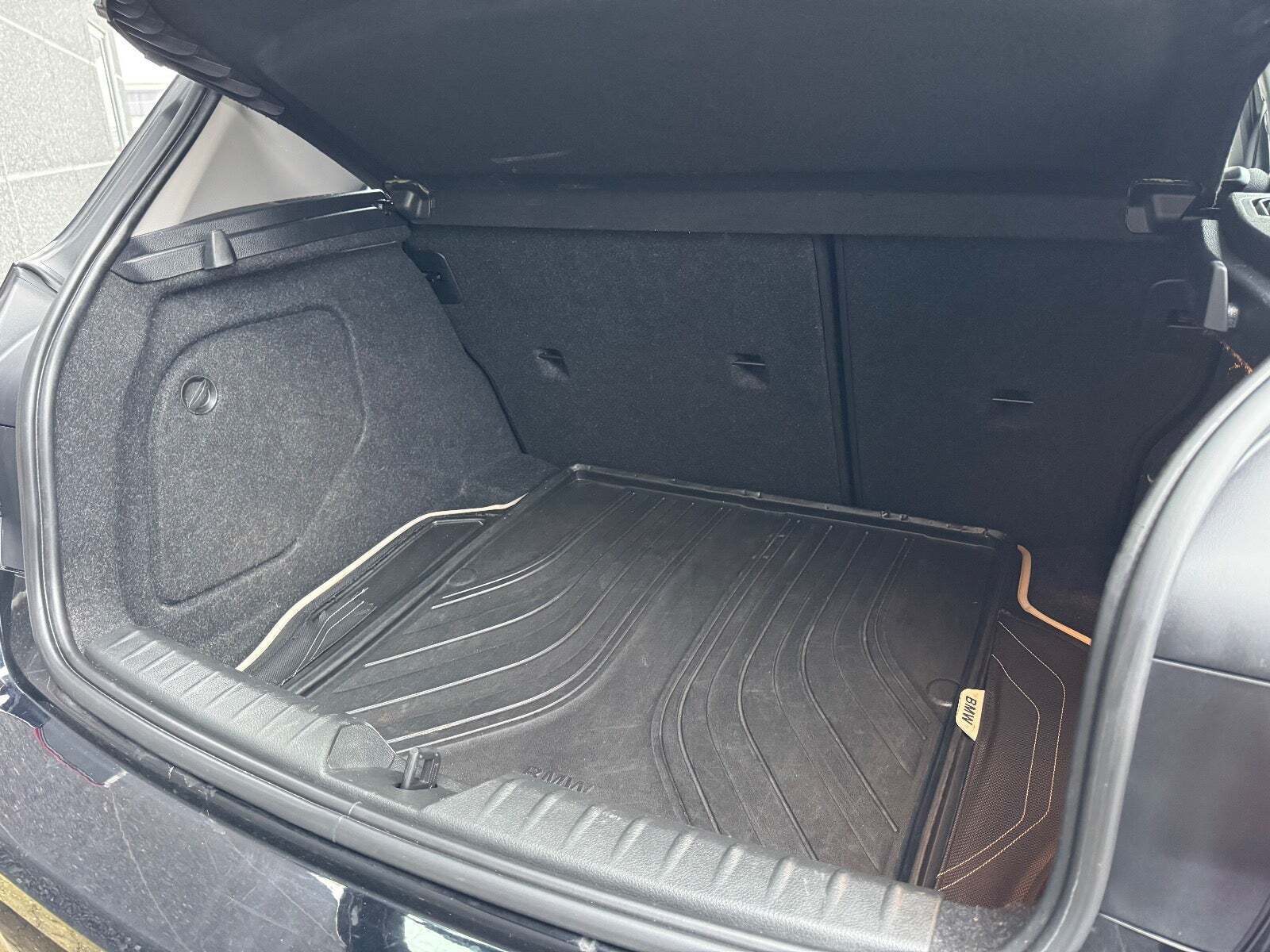 Sort BMW 118d fra 2017