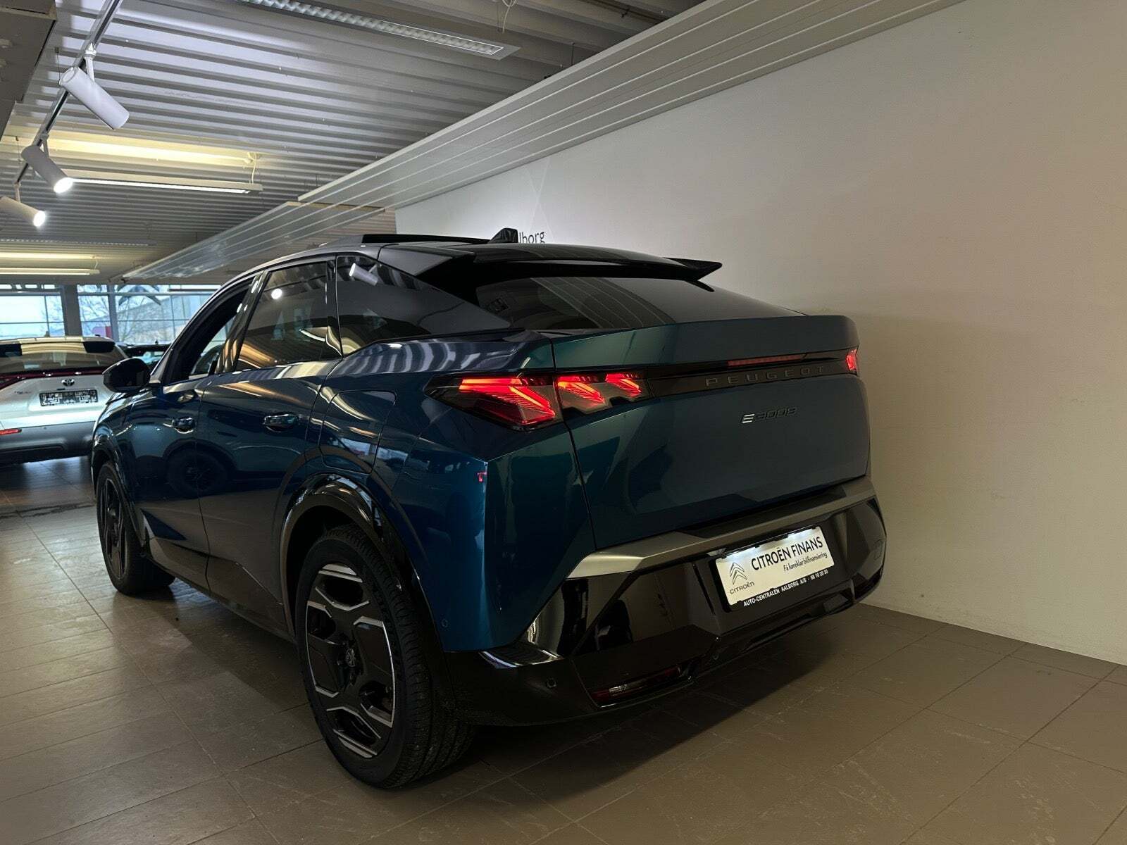 Peugeot e-3008 77 GT Pack