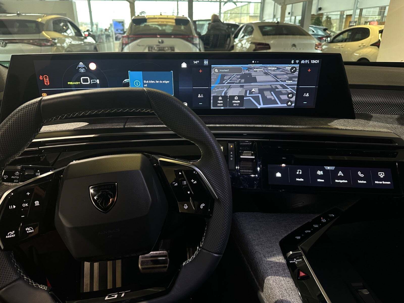 Peugeot e-3008 77 GT Pack