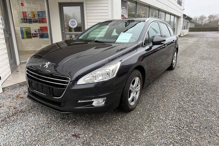 Sort Peugeot 508 fra 2012 set udefra