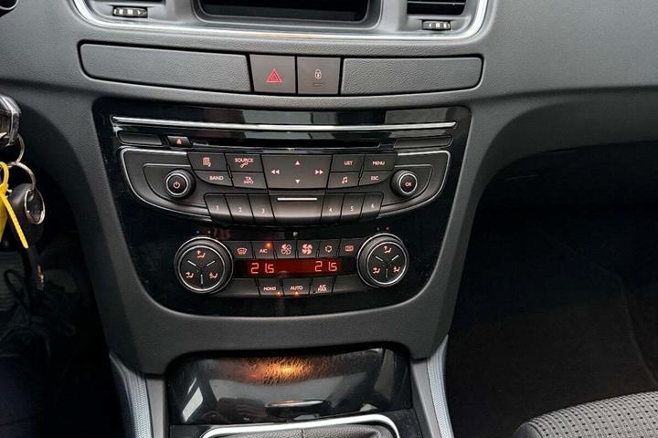 Sort Peugeot 508 fra 2012