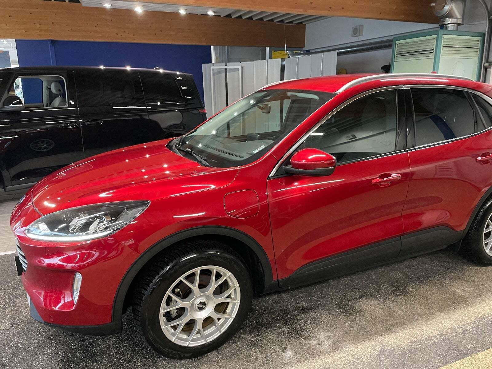 Ford Kuga 2,5 HEV Titanium X CVT