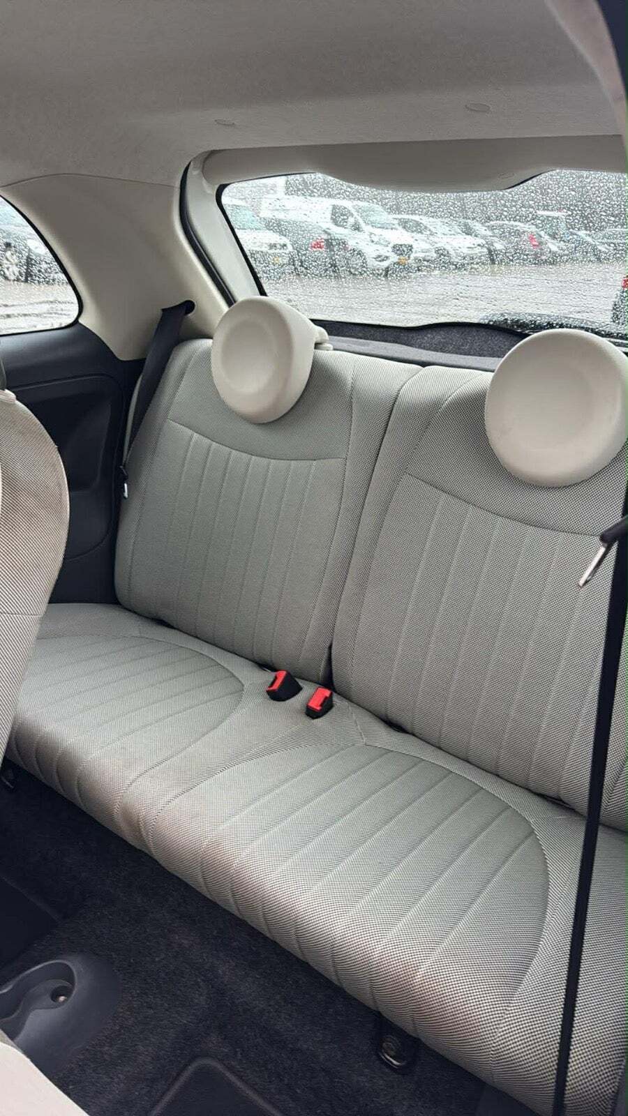 Hvid Fiat 500 fra 2011