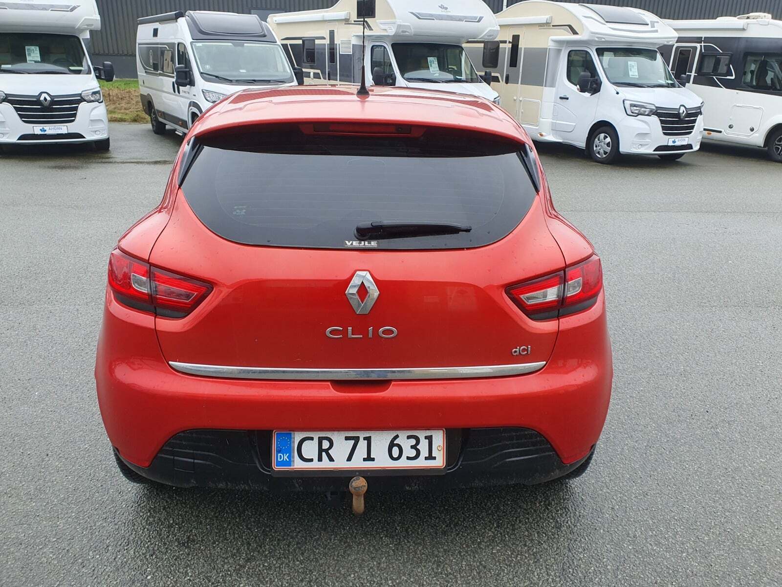 Rød Renault Clio IV fra 2013