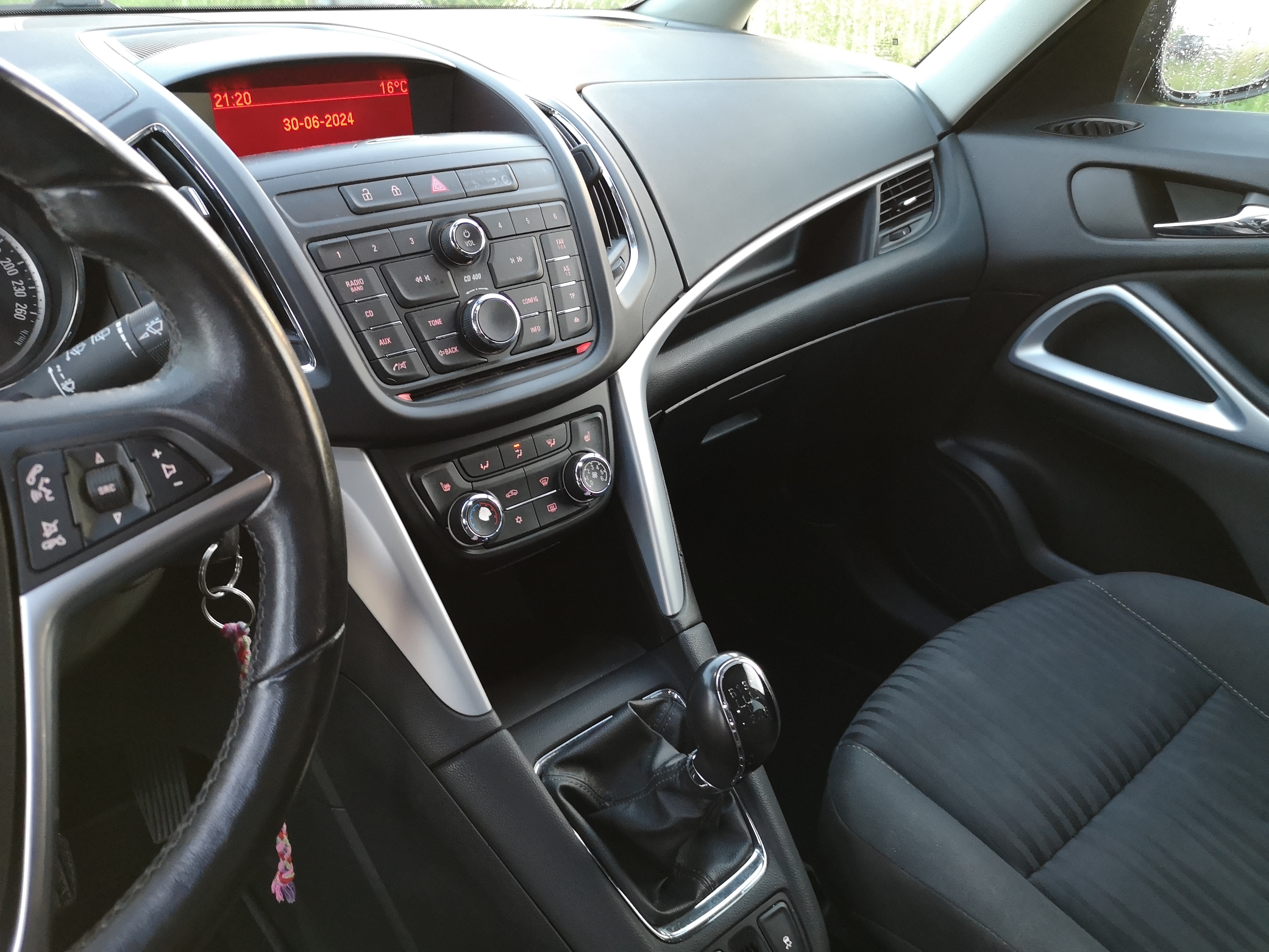 Grå Opel Zafira fra 2012