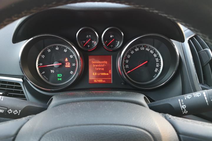 Grå Opel Zafira fra 2012