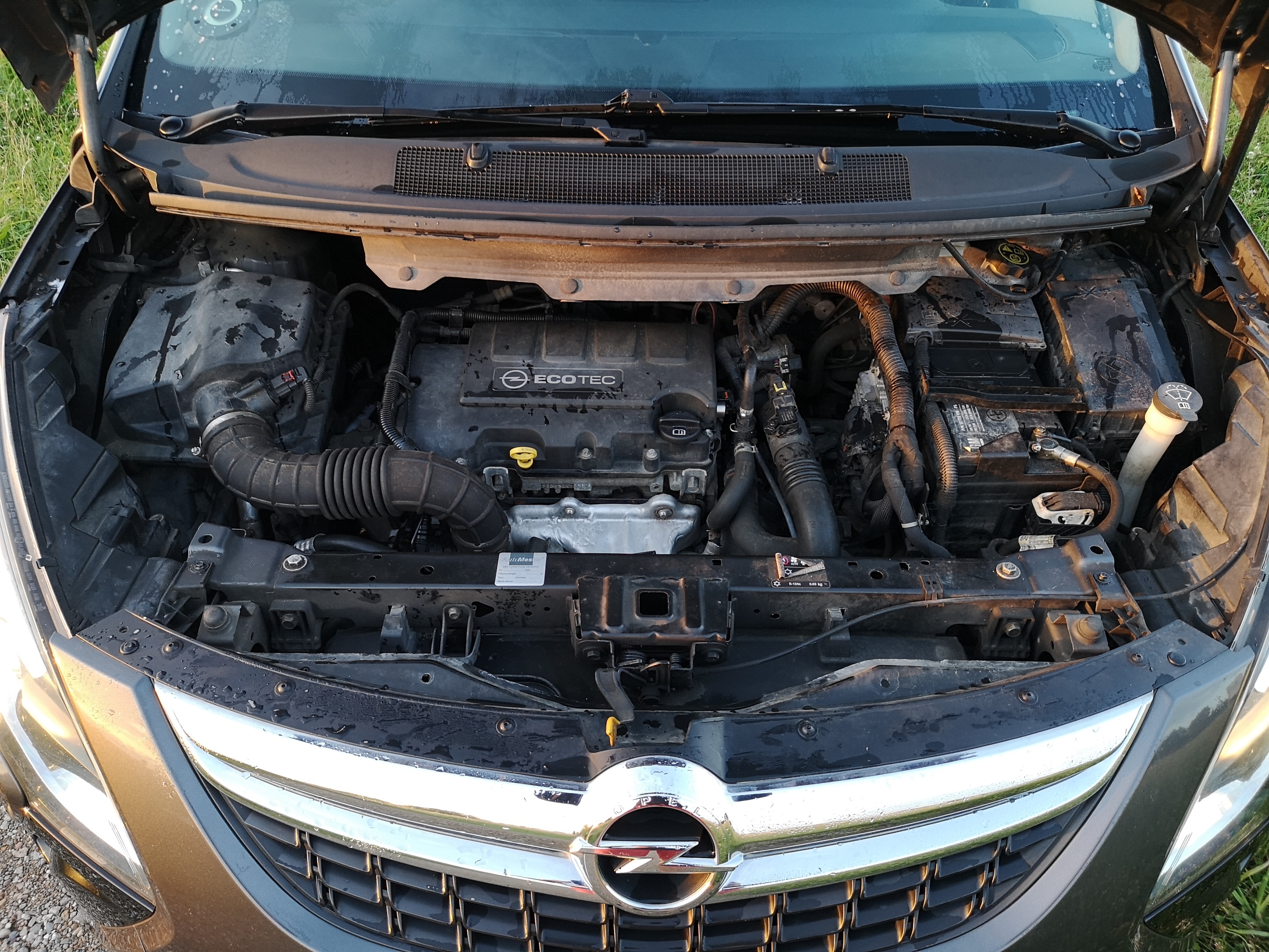 Grå Opel Zafira fra 2012