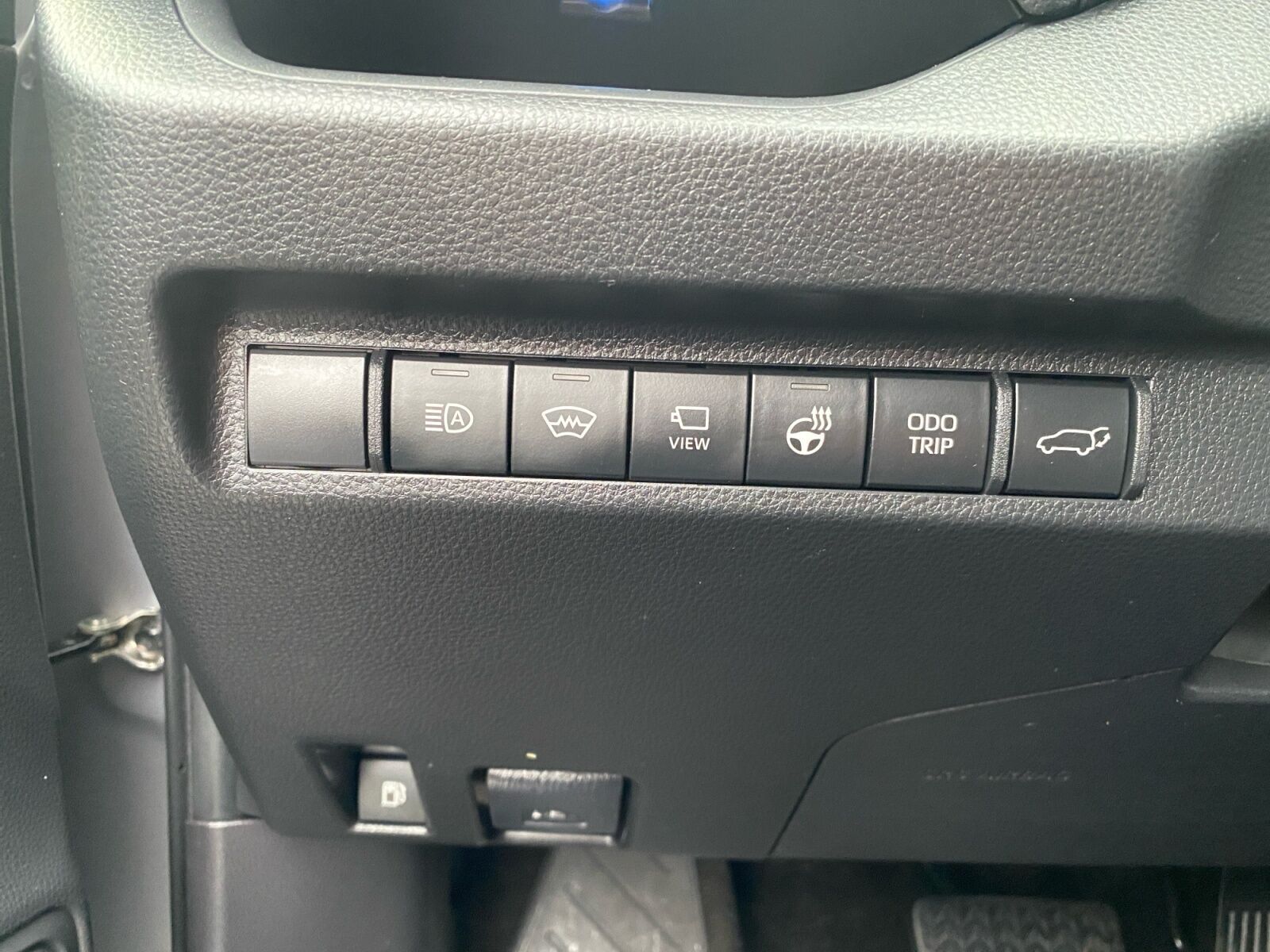 Grå Toyota RAV4 Plug-in fra 2024