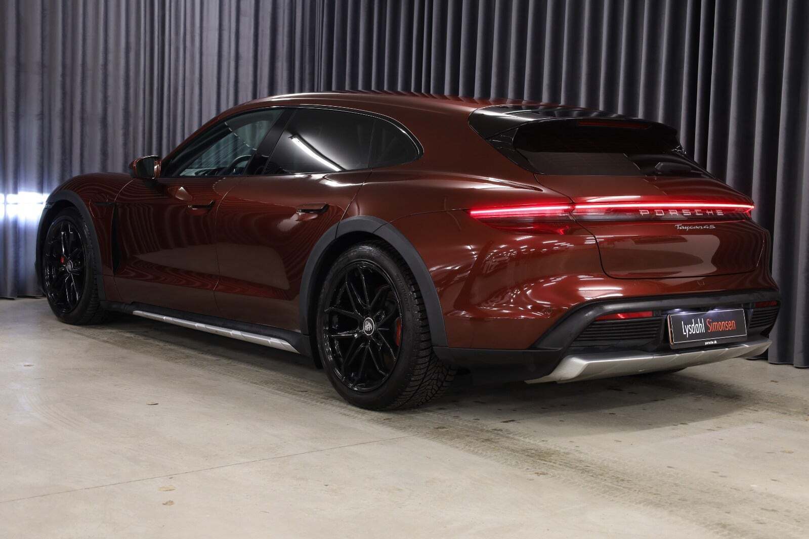 Porsche Taycan 4S Performance+ Cross Turismo