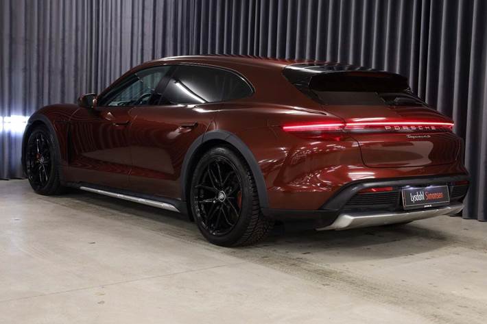 Rød Porsche Taycan 4S fra 2021