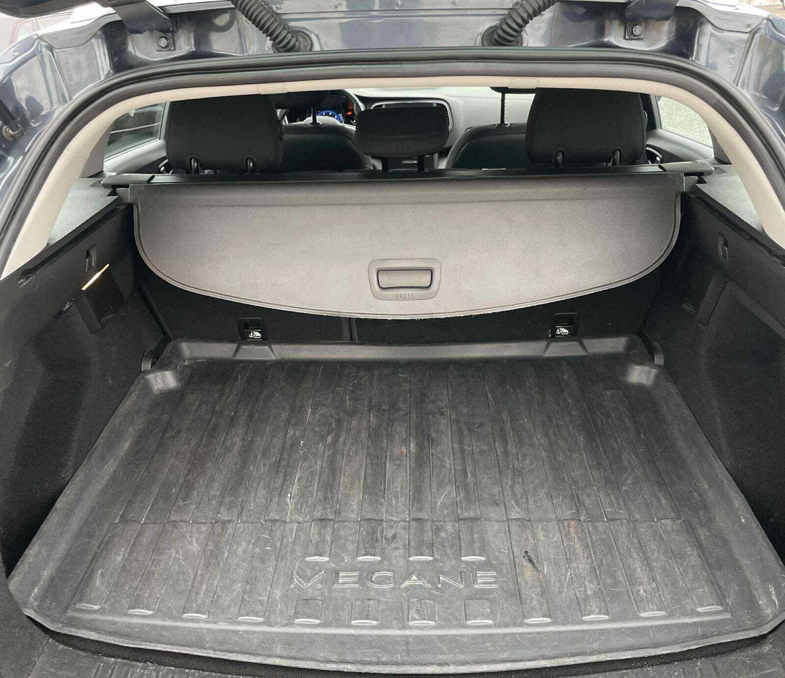 Blå Renault Megane IV fra 2017