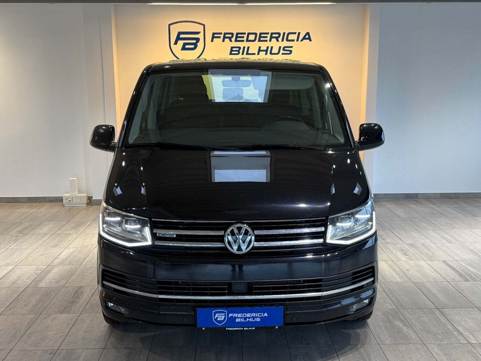 VW Multivan 2,0 TDi 204 Highline DSG 4Motion kort