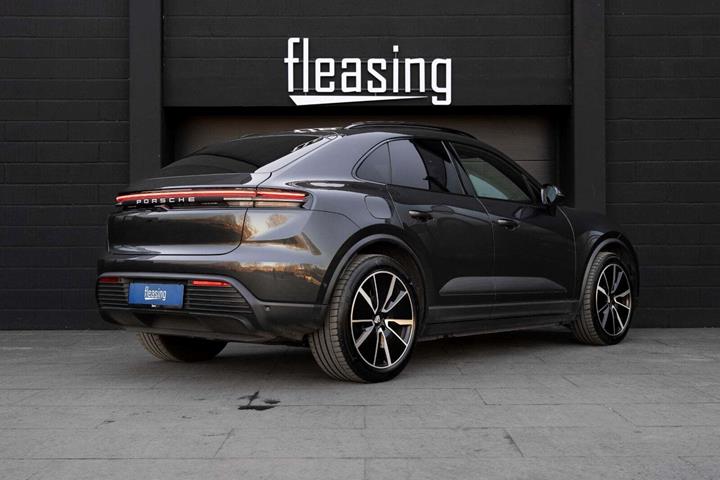 Grå Porsche Macan 4 fra 2024