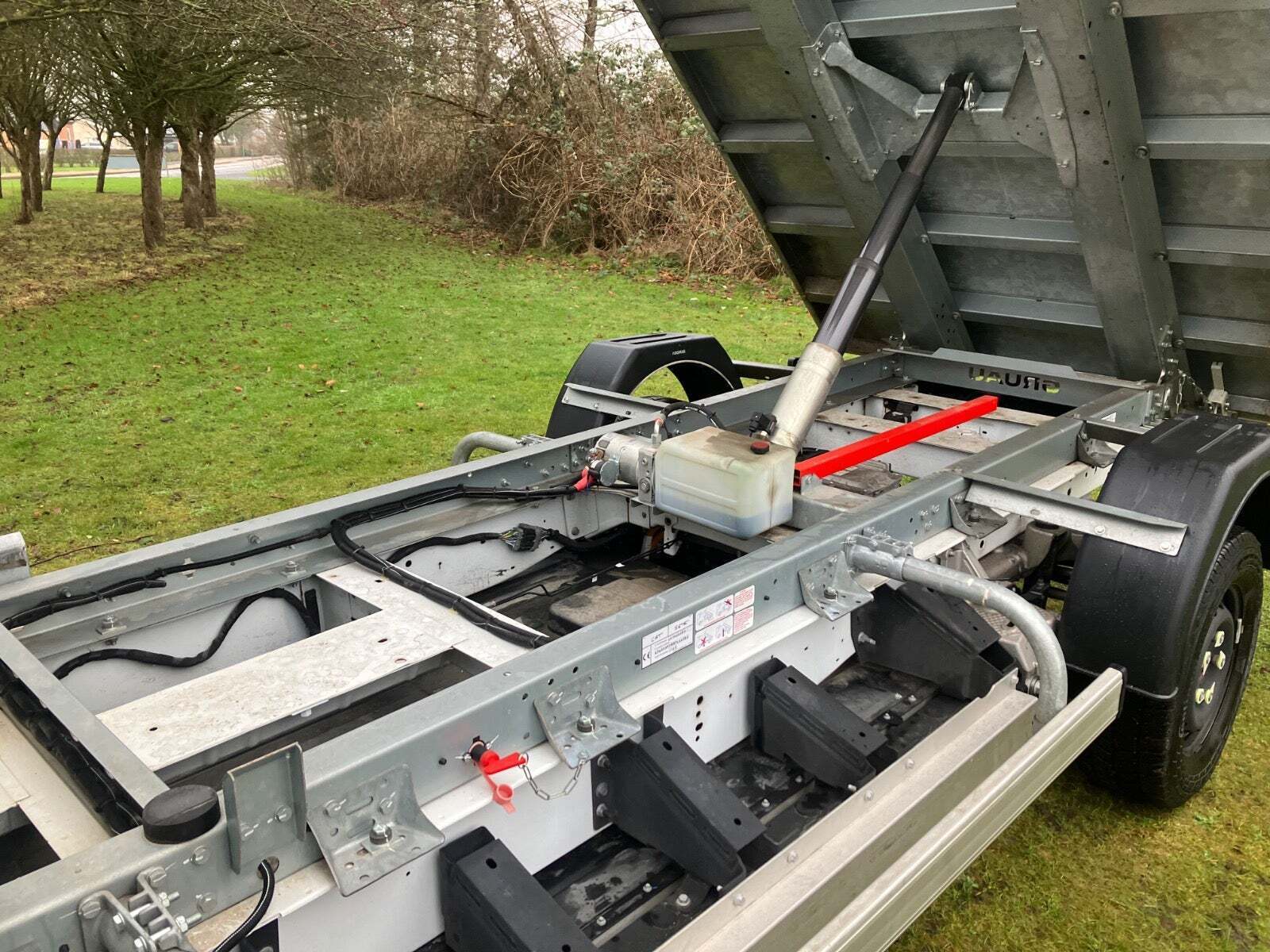 Ford E-Transit 350 L3 Chassis 68 Trend H1 RWD