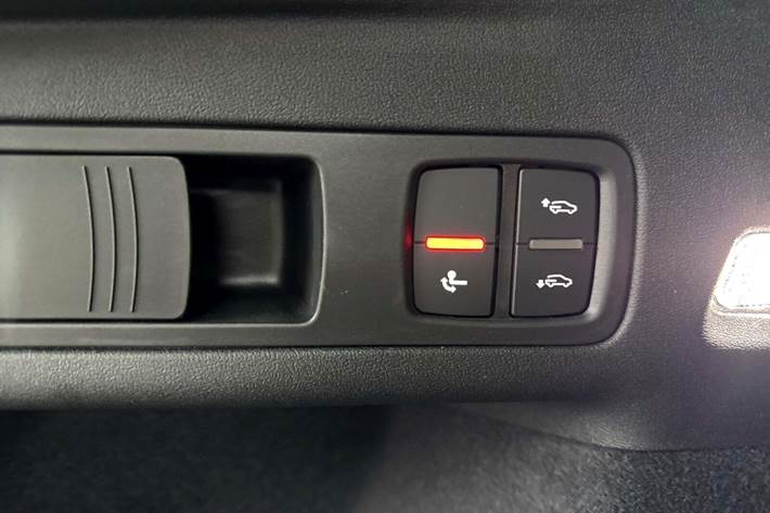 Grå Audi Q6 e-tron fra 2025