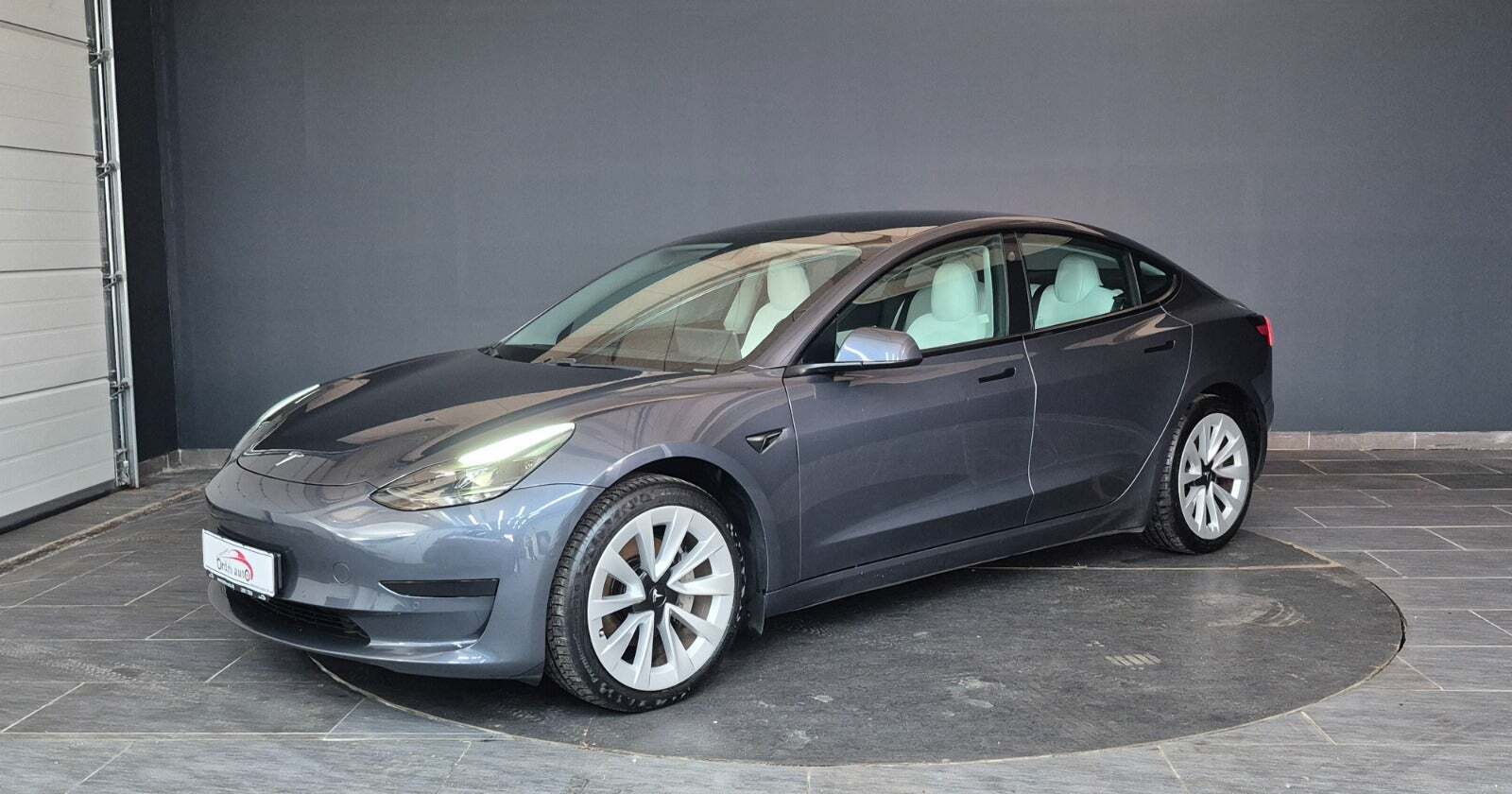 Tesla Model 3 Standard Range+ RWD