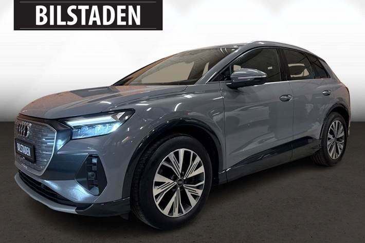 Grå Audi Q4 e-tron fra 2023 set udefra