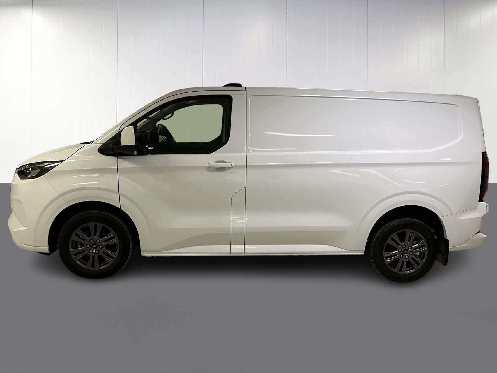 Ford E-Transit Custom 320 L1H1 EL Limited 218HK Van Aut.