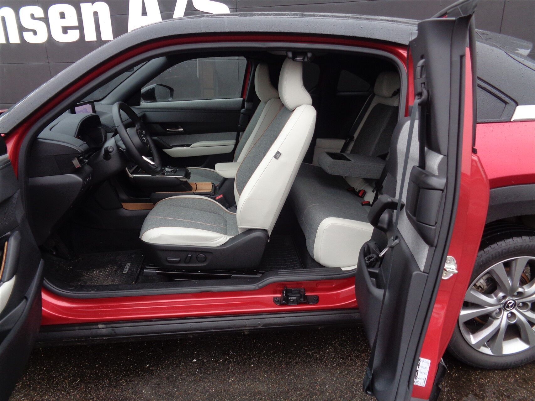 Mazda MX-30 0,8 e-Skyactiv R-EV  Plugin-hybrid Advance 170HK 5d Trinl. Gear