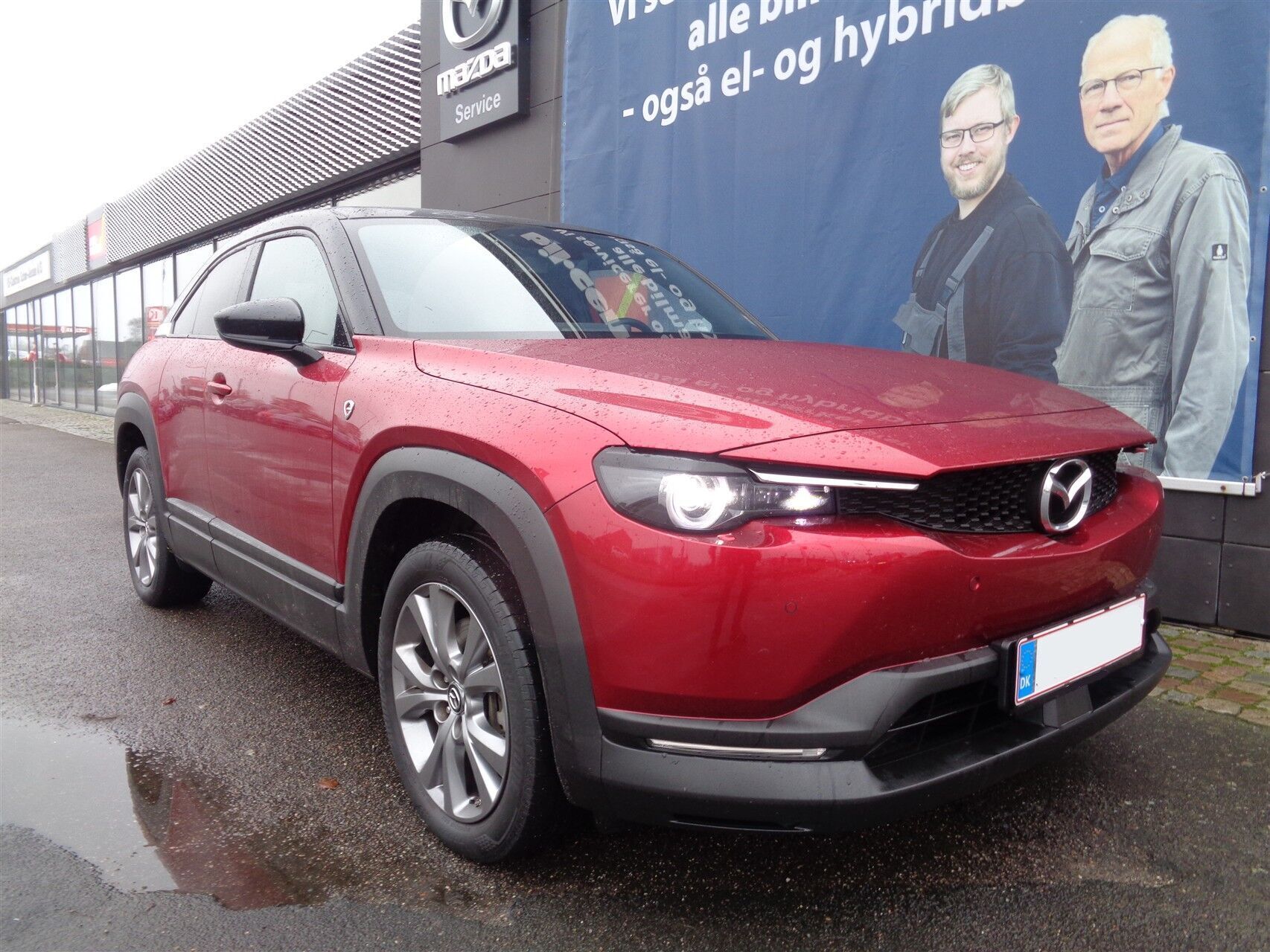 Rød Mazda MX-30 fra 2024