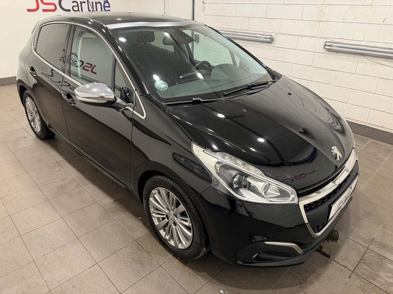 Peugeot 208 1,6 BlueHDi 100 Chili Sky+