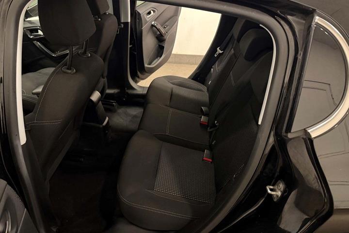 undefined Peugeot 208 fra 2017