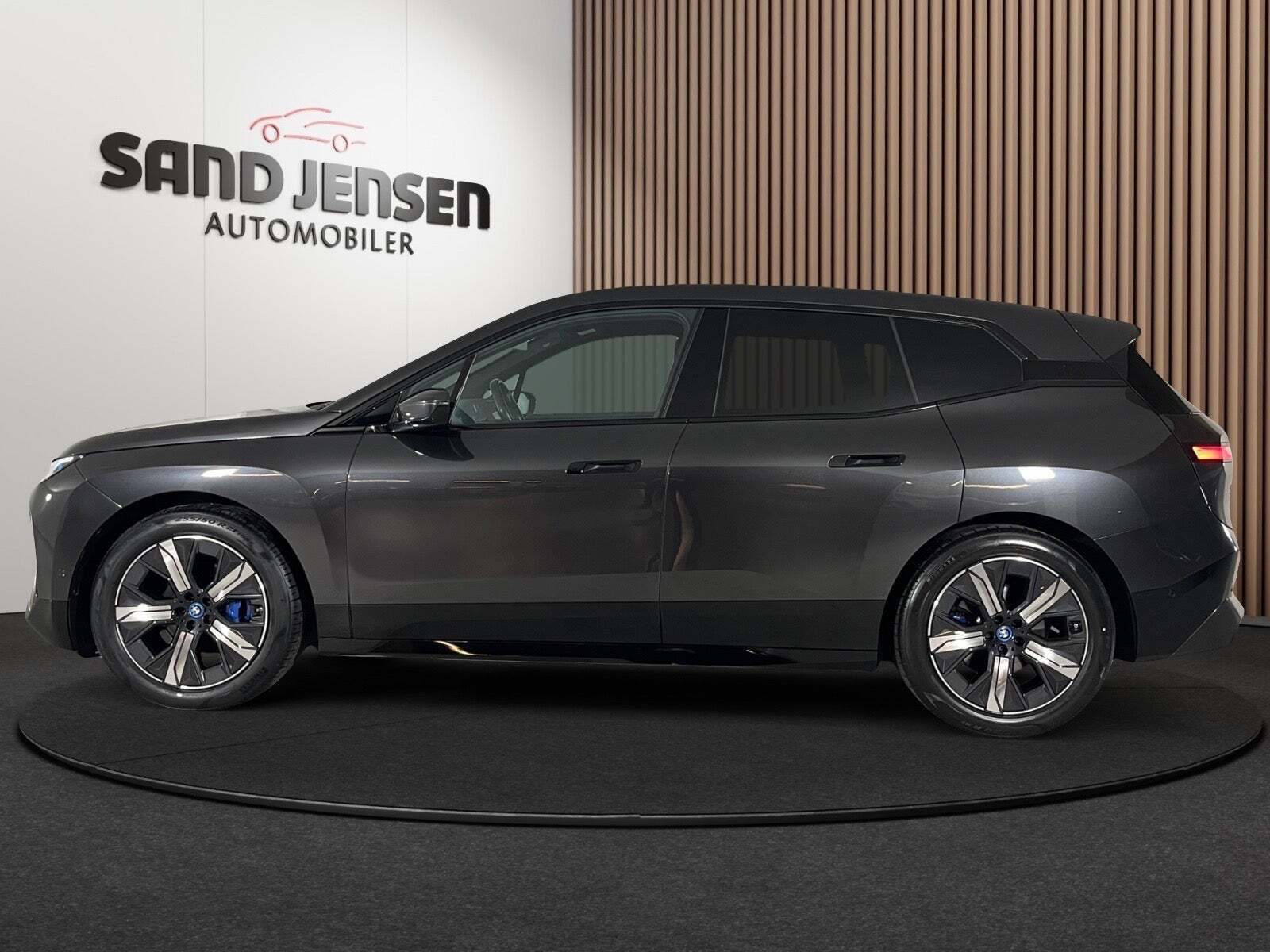 BMW iX xDrive50 Supercharged