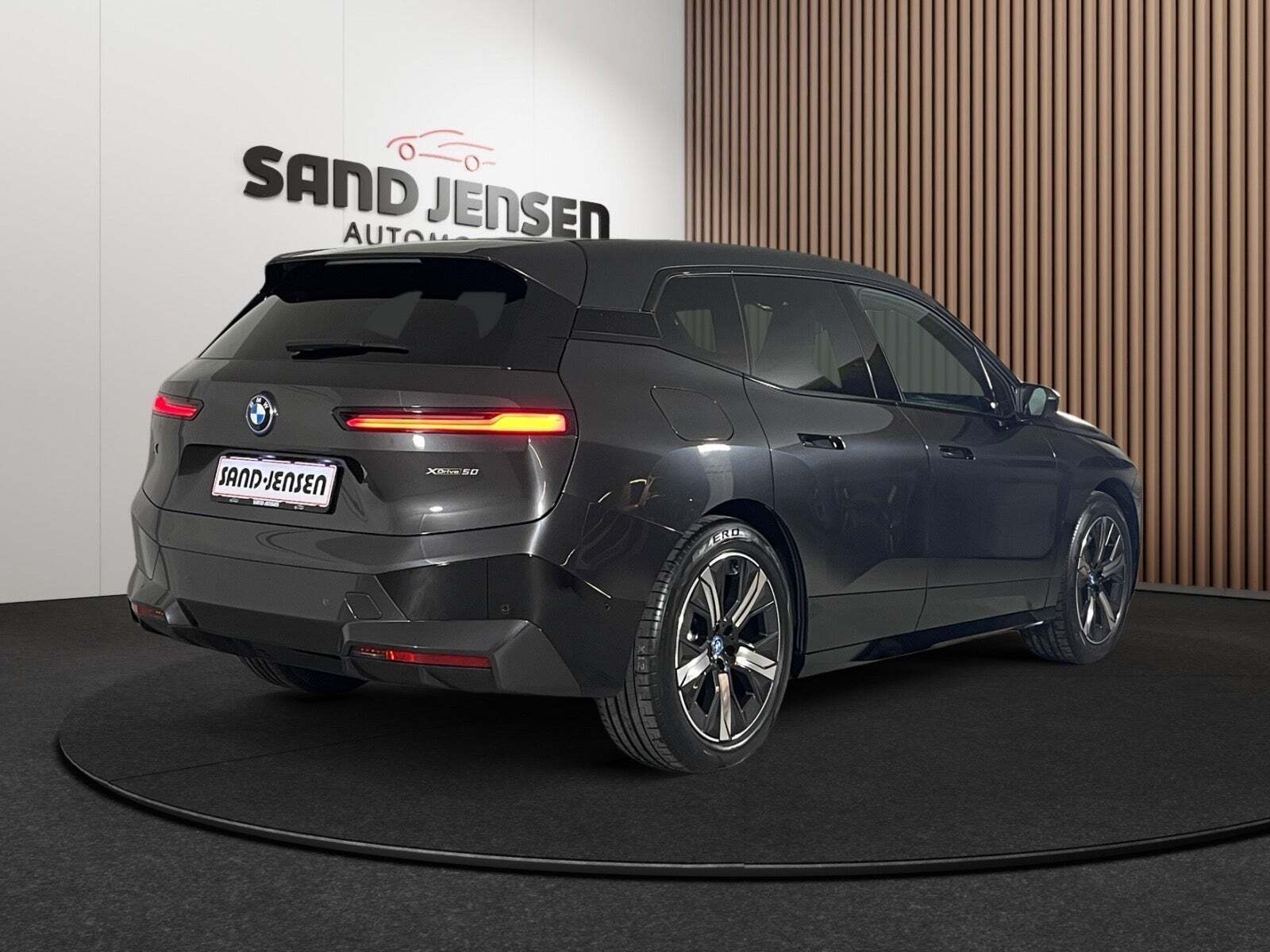 BMW iX xDrive50 Supercharged