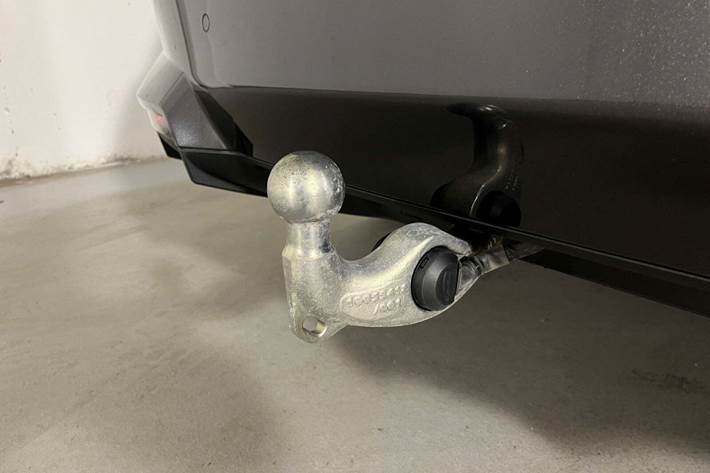 Grå BMW iX fra 2024