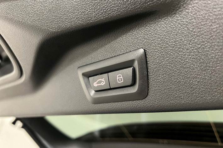 Grå BMW X5 fra 2025