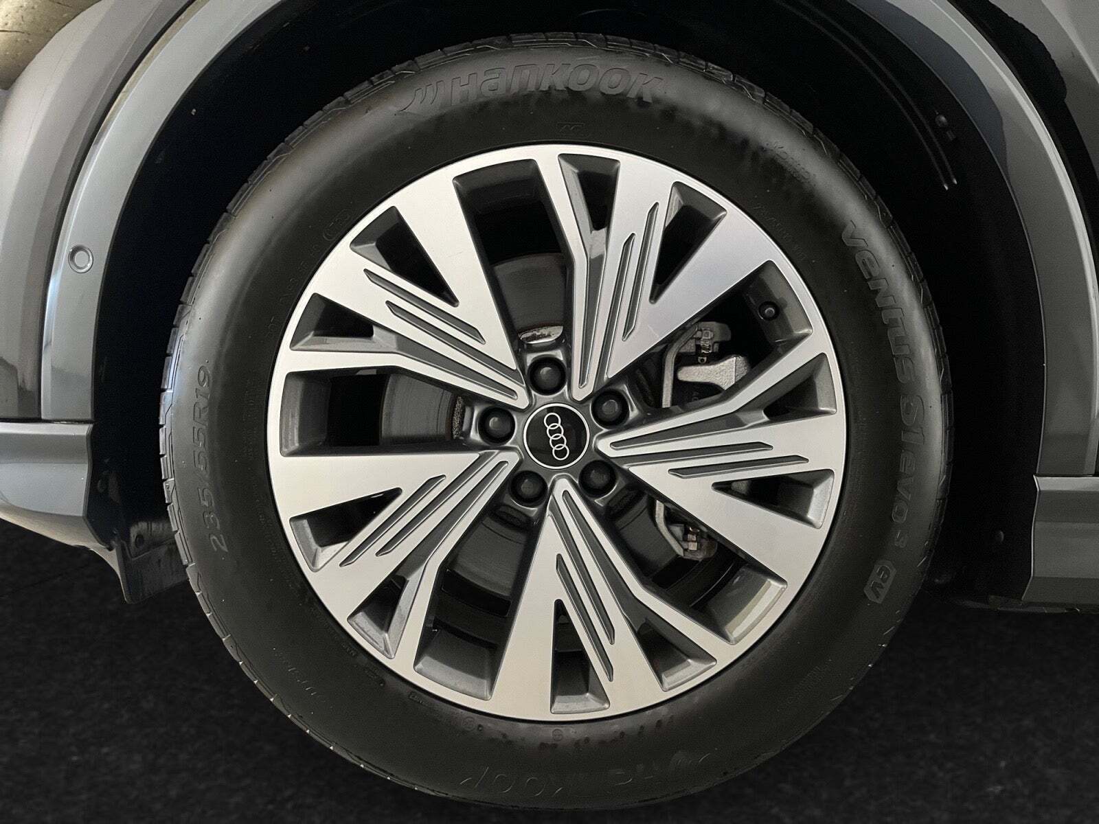 Sort Audi Q4 e-tron fra 2023