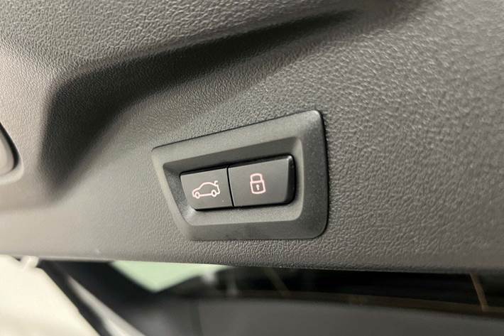 Hvid BMW X5 fra 2025