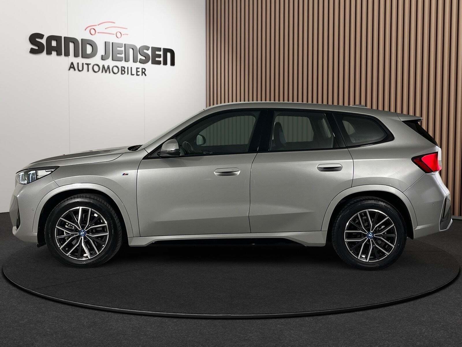 BMW iX1 xDrive30 M-Sport Van