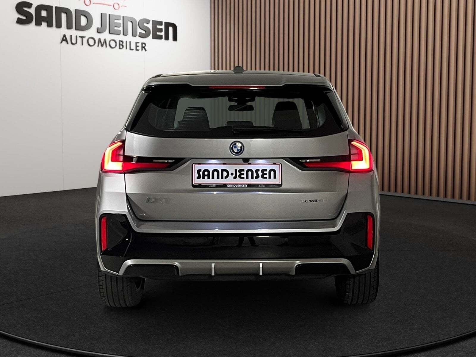 BMW iX1 xDrive30 M-Sport Van