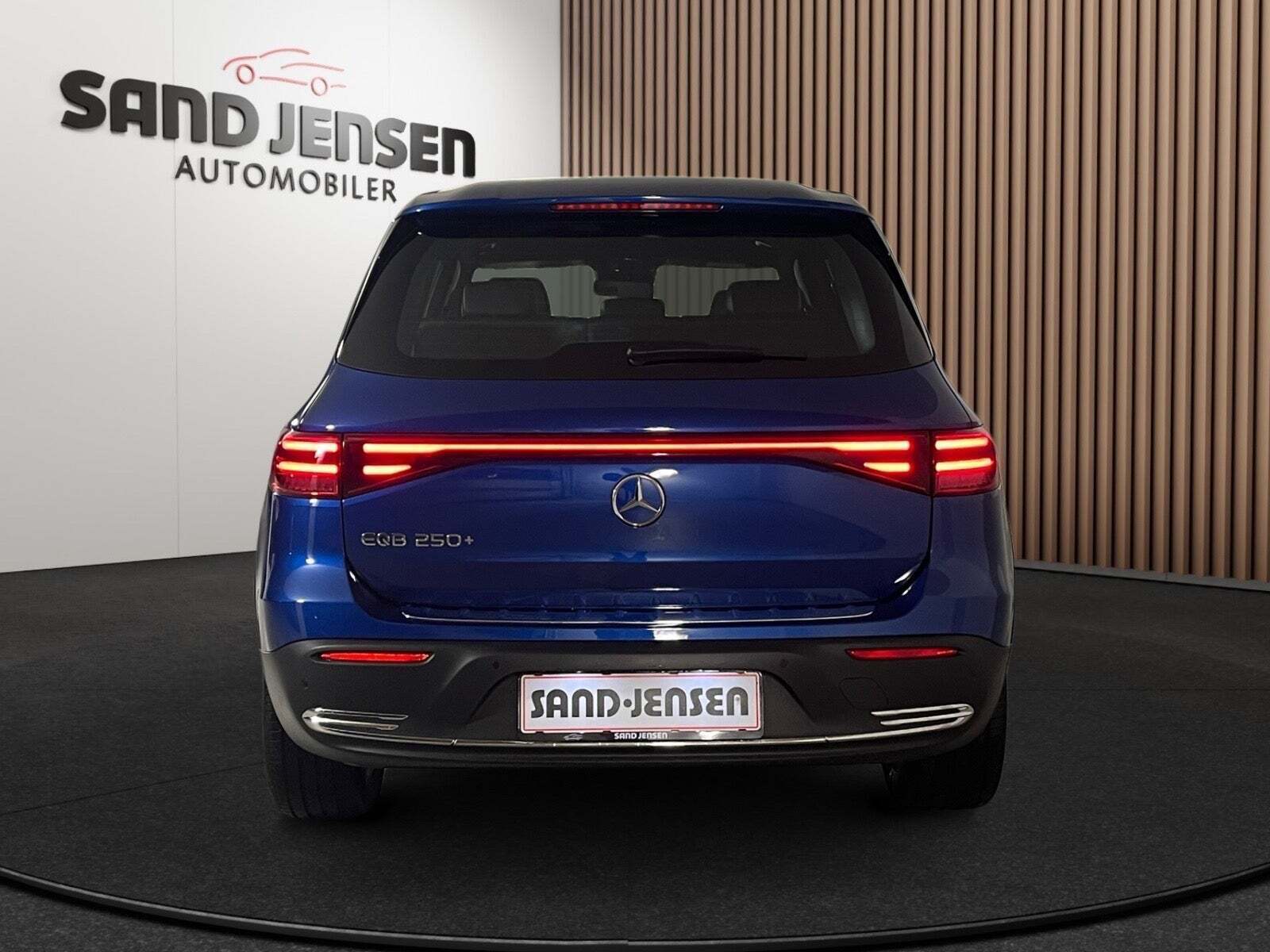 Mercedes EQB250+ Progressive Van