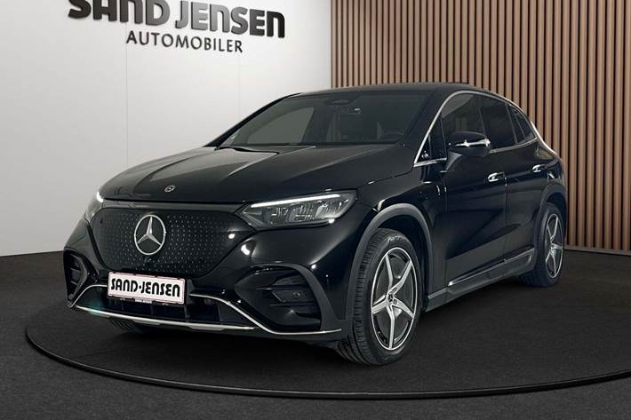 Sort Mercedes EQE350 SUV fra 2023 set udefra