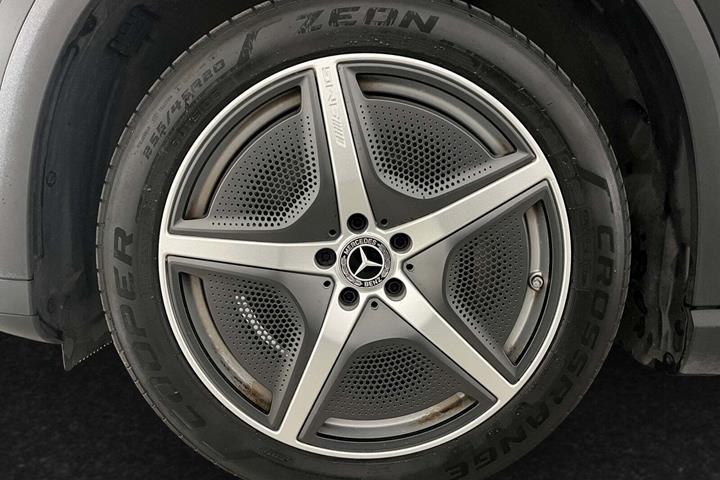 Sort Mercedes EQE350 SUV fra 2023