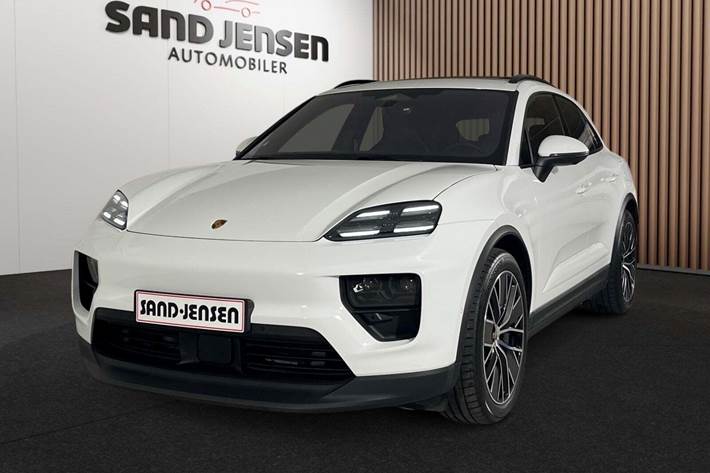 Hvid Porsche Macan 4 fra 2025 set udefra
