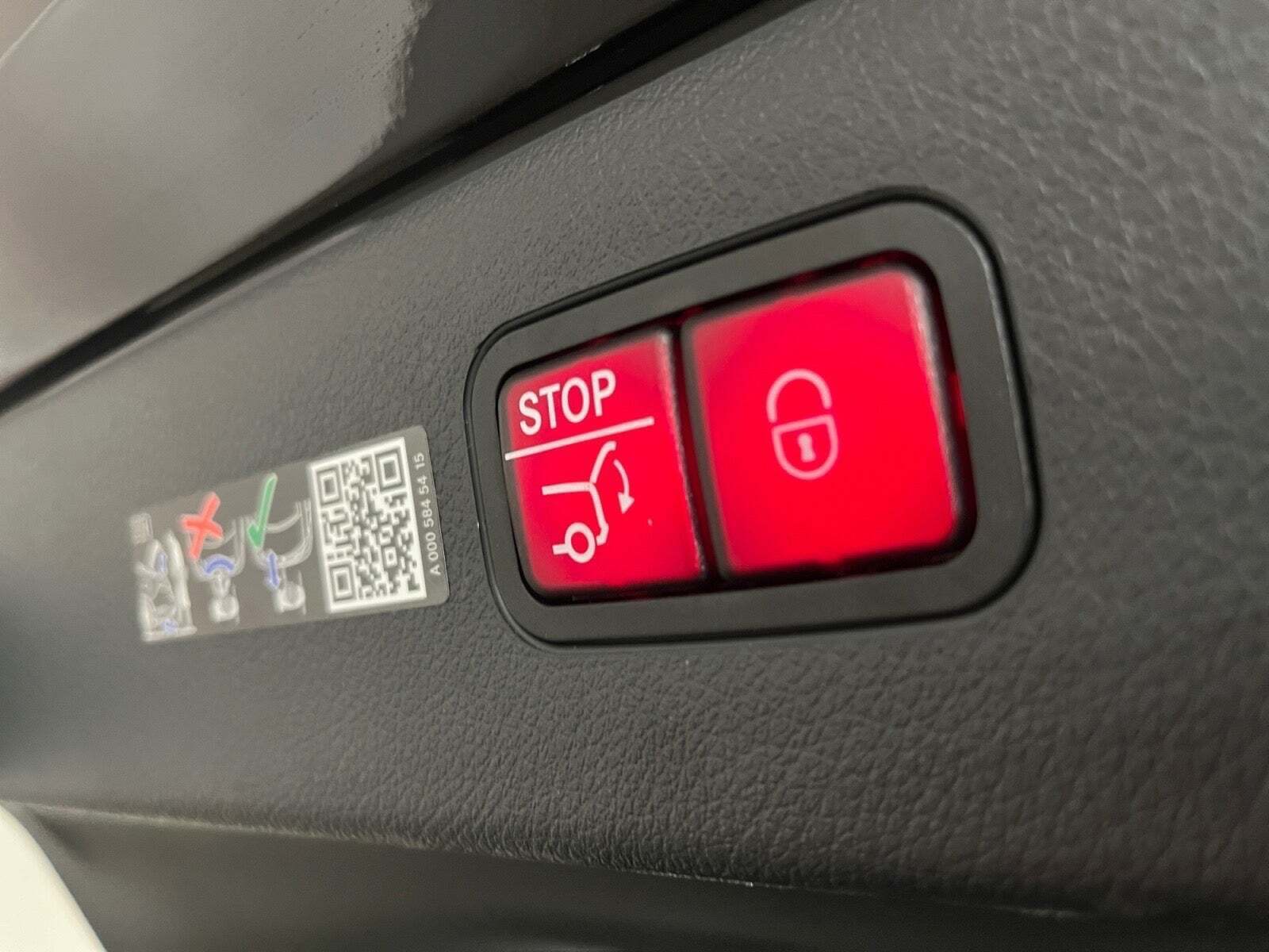 Sort Mercedes EQS450+ fra 2025