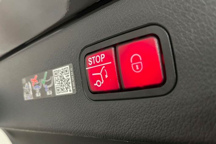 Sort Mercedes EQS450+ fra 2025