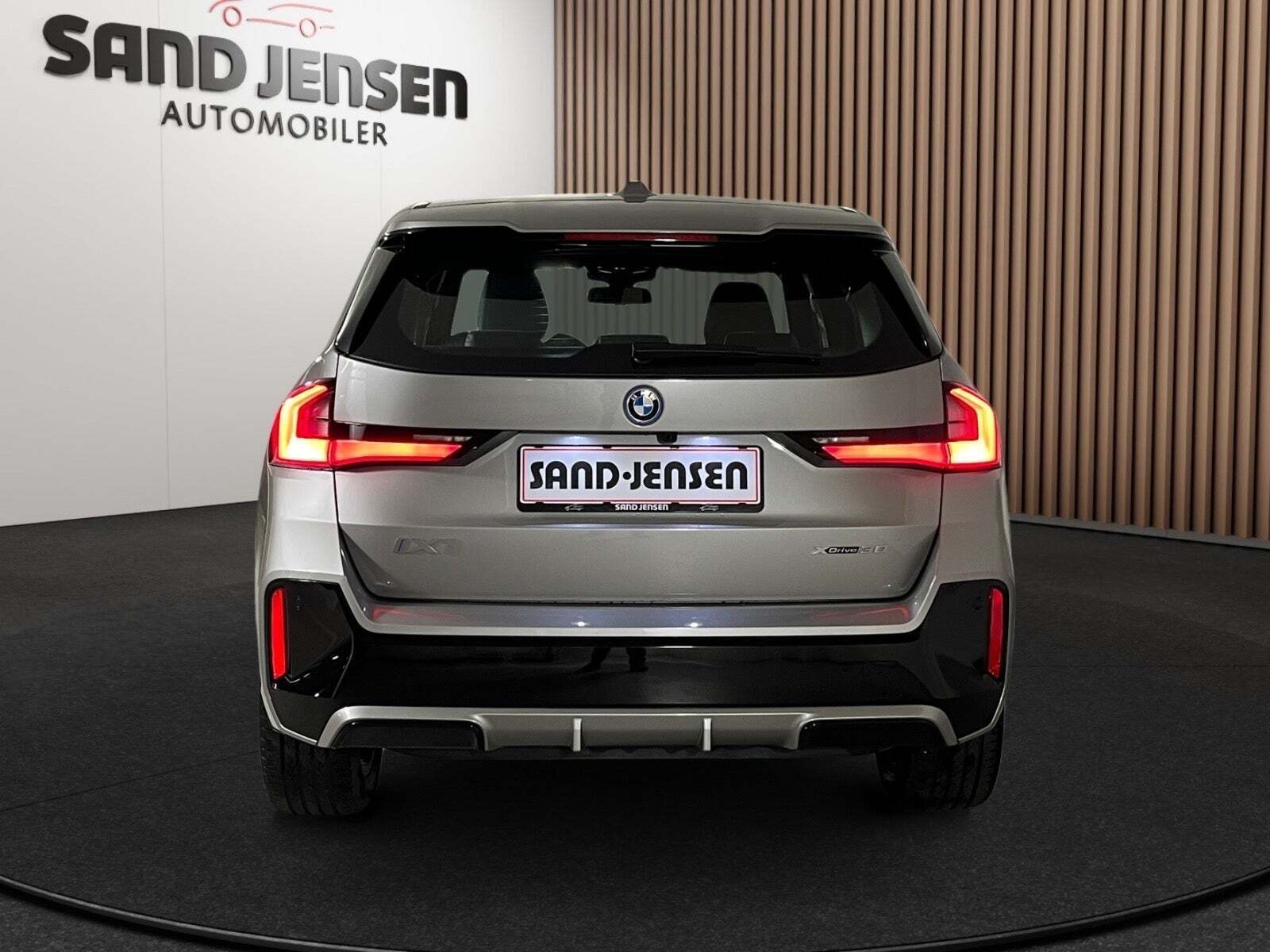 BMW iX1 xDrive30 M-Sport Van