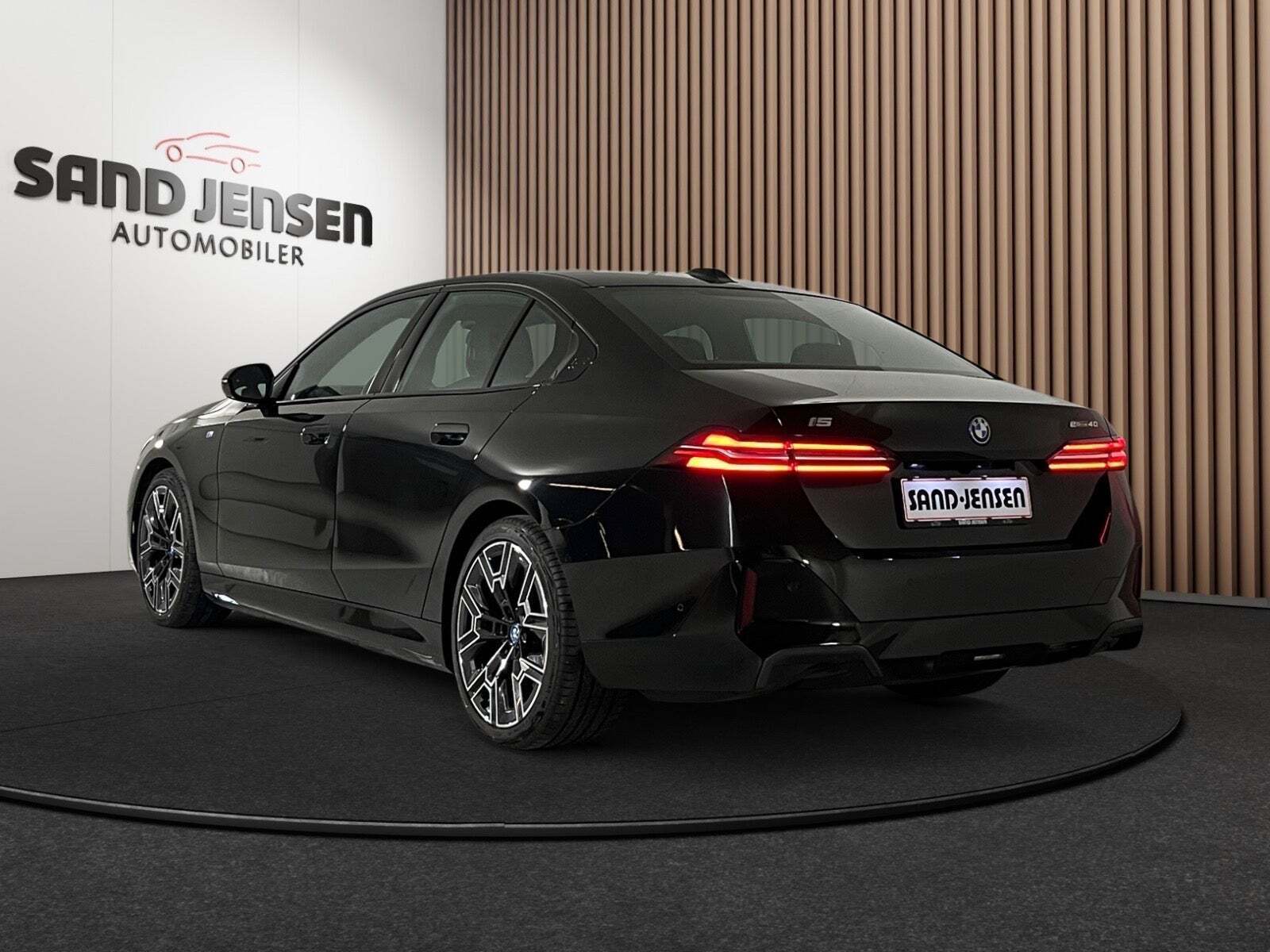 BMW i5 eDrive40 Fully Charged M-Sport