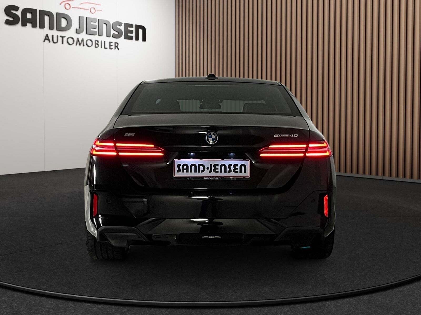 BMW i5 eDrive40 Fully Charged M-Sport