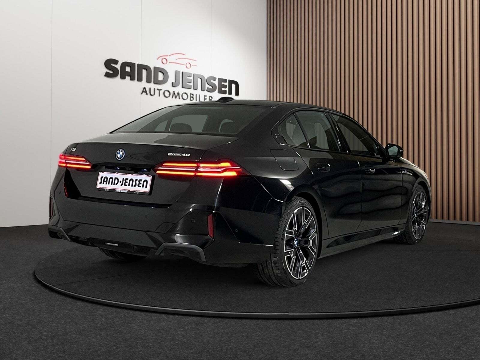 BMW i5 eDrive40 Fully Charged M-Sport