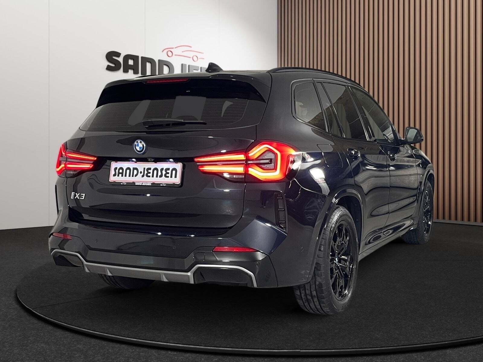 BMW iX3 Charged M-Sport