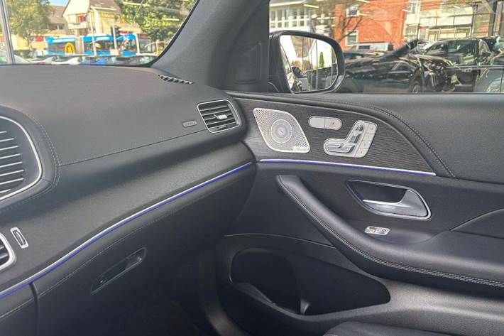 Sort Mercedes GLE300 d fra 2024