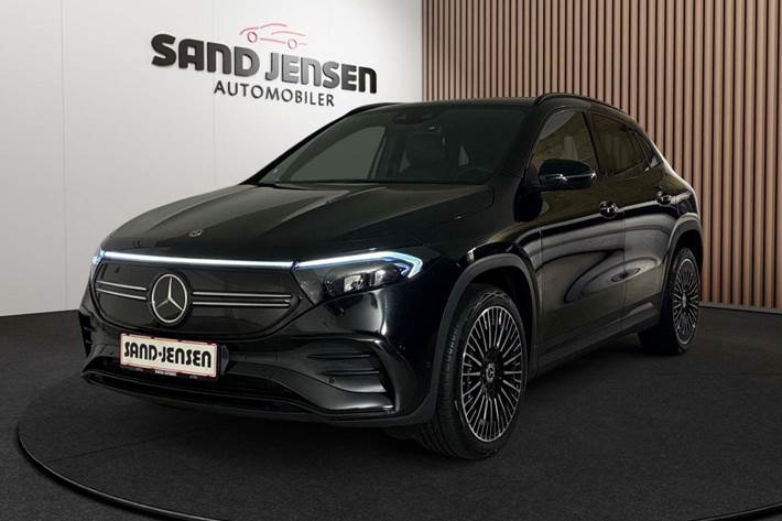 Sort Mercedes EQA250 fra 2024 set udefra