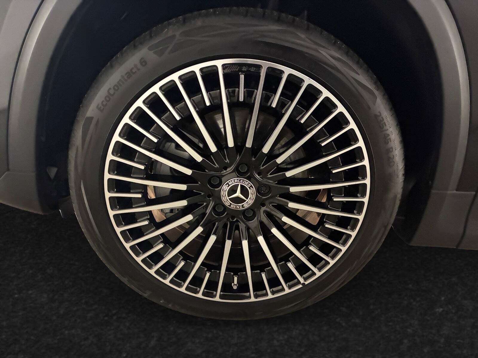 Sort Mercedes EQA250 fra 2024