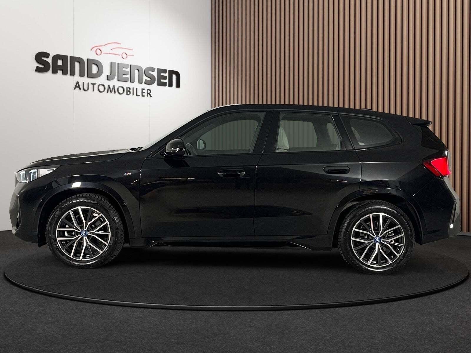 BMW iX1 xDrive30 M-Sport Van