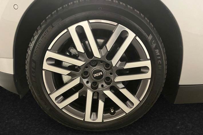 Grå Mini Cooper SE fra 2025